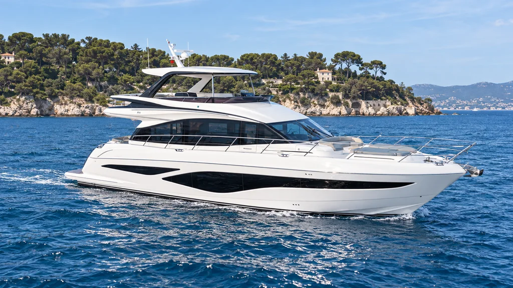 Princess F65 model profile for Antibes charter planning